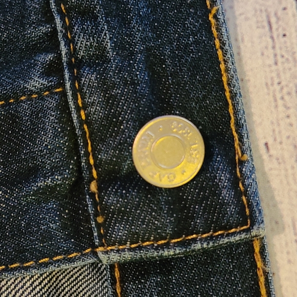 LIKE NEW Dark Wash Gap Denim Jacket - Picture 3 of 5